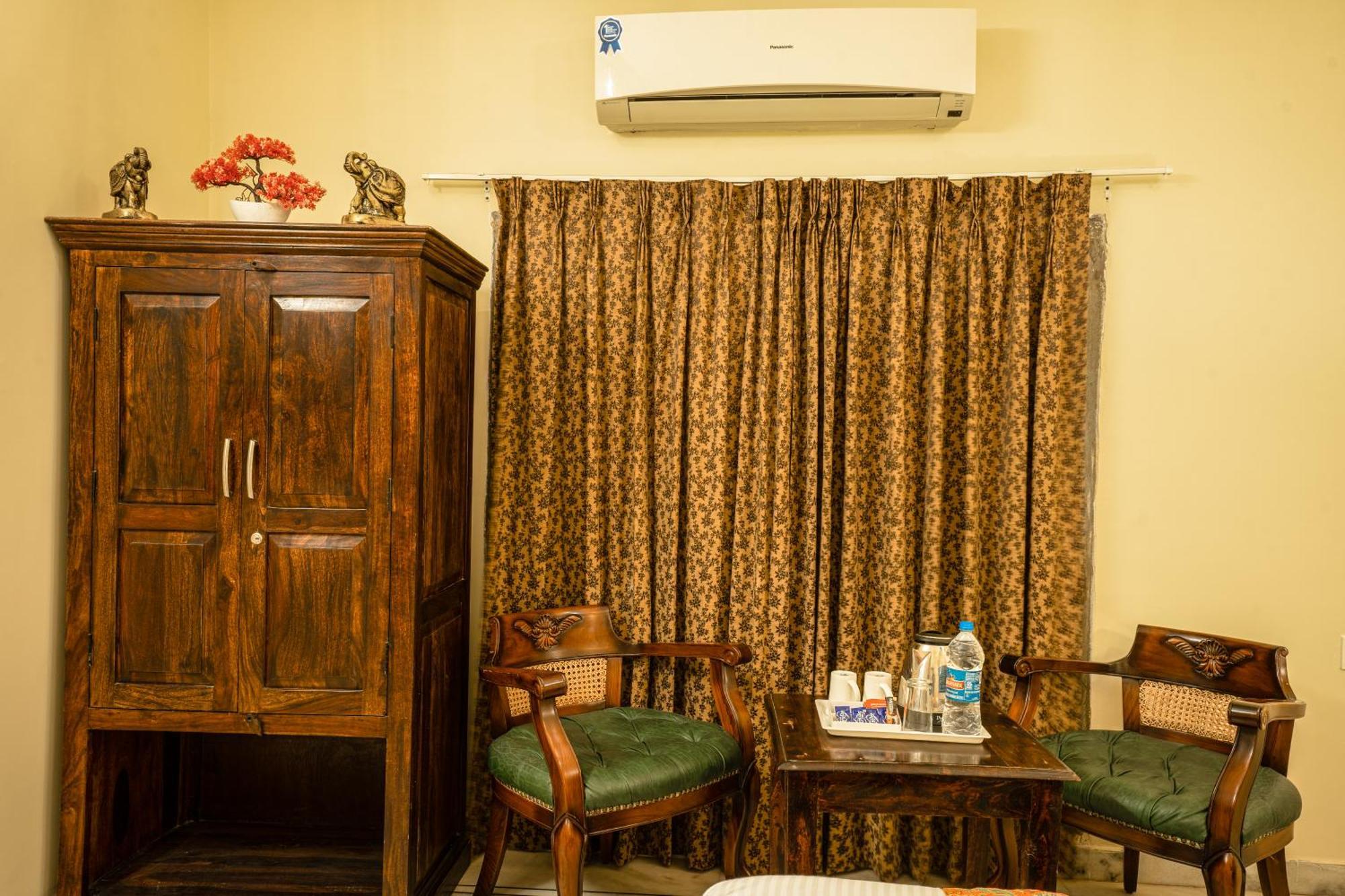 Tripli Hotels Shiv Villas Udaipur Exterior photo