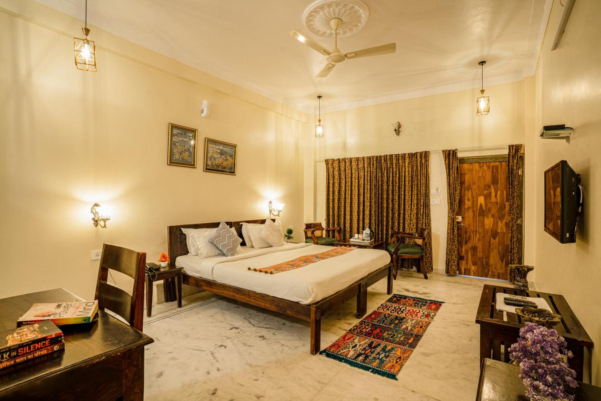 Tripli Hotels Shiv Villas Udaipur Exterior photo