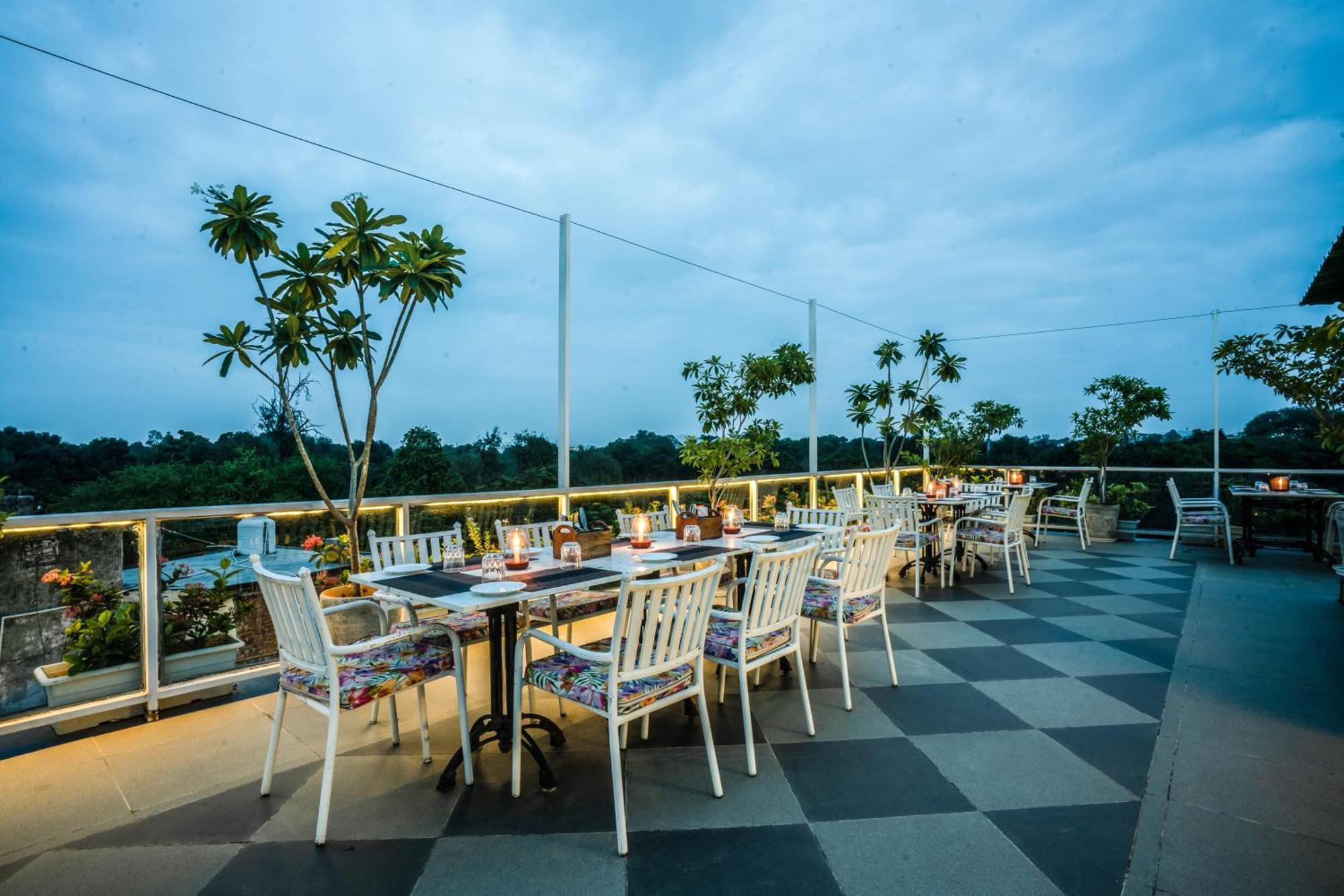 Tripli Hotels Shiv Villas Udaipur Exterior photo