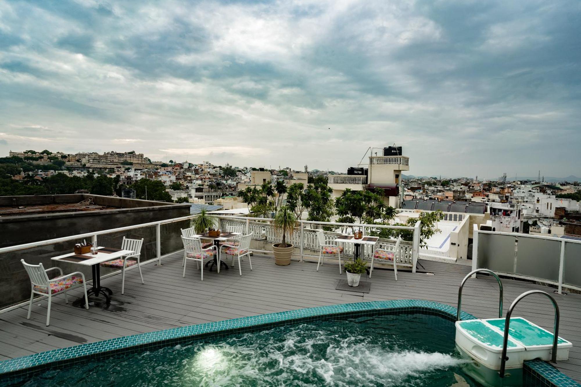 Tripli Hotels Shiv Villas Udaipur Exterior photo