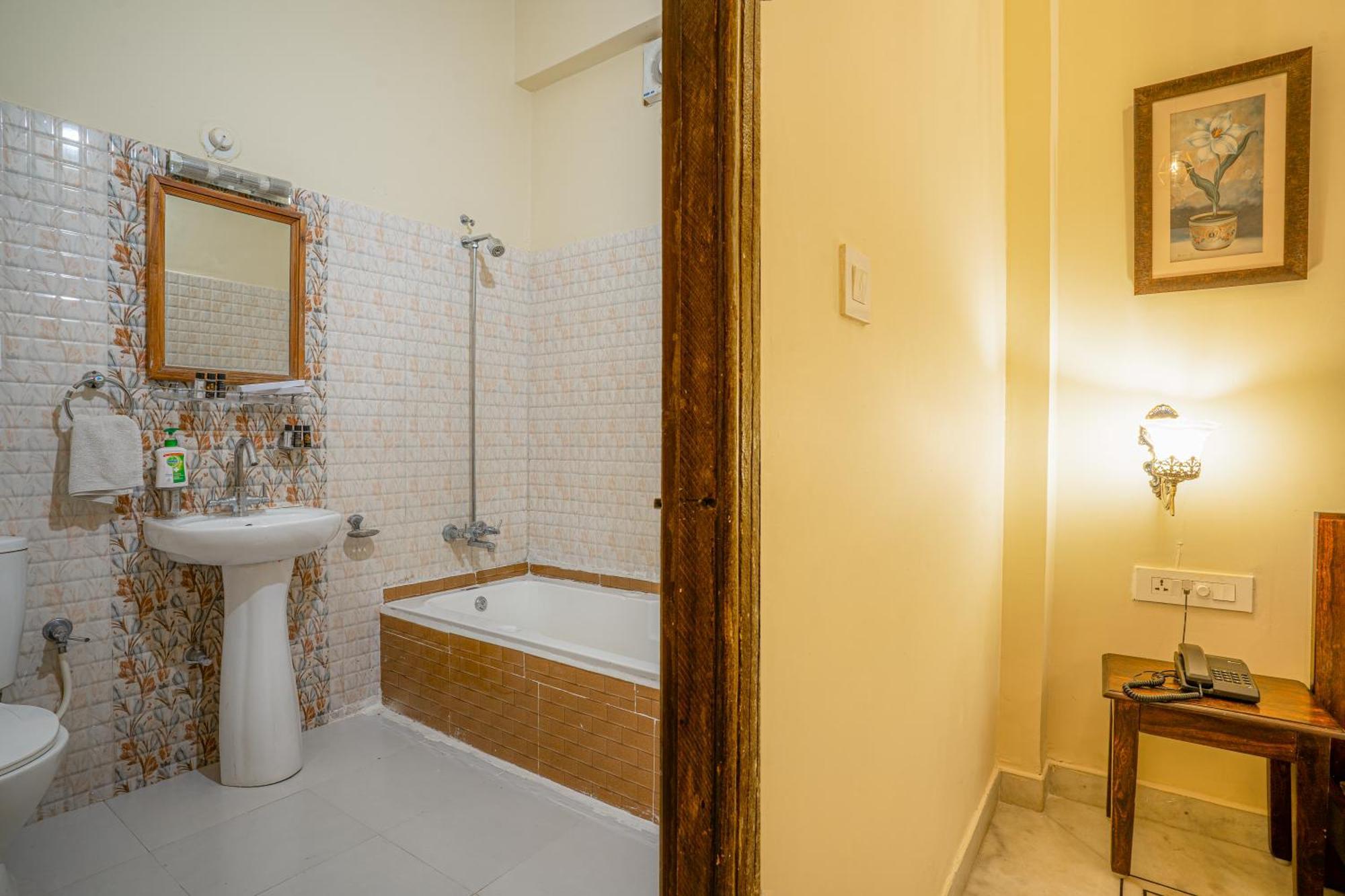 Tripli Hotels Shiv Villas Udaipur Exterior photo